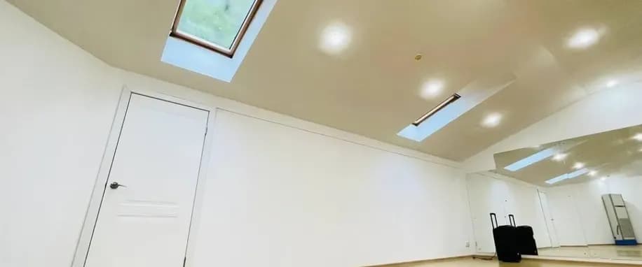 gallery slide