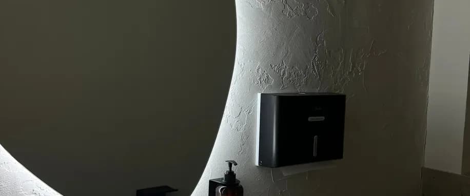 gallery slide